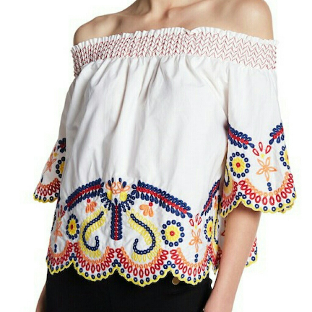 NWT Romeo & Juliet off shoulder embroidered top